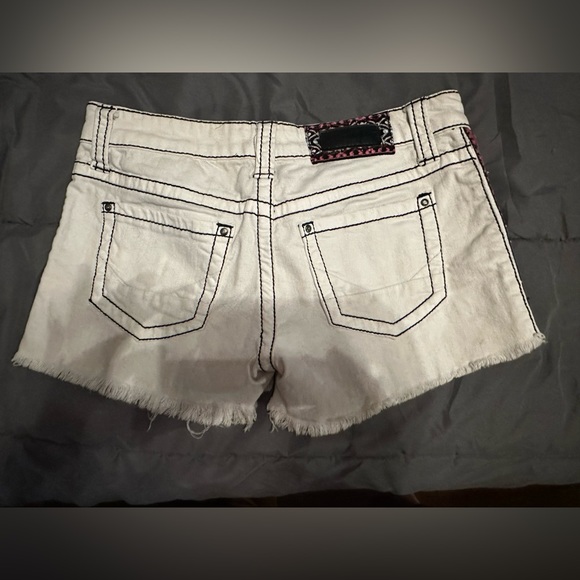 Daytrip Shorts - Picture 2 of 3